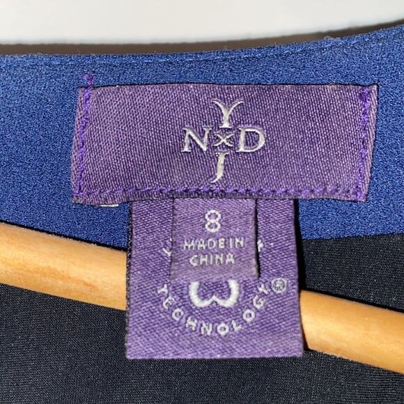 V-neck dress with sleeves by N x D - Picture 3 of 6